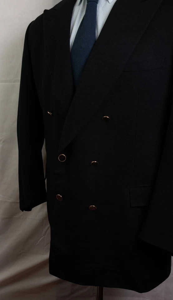 Blazer preto masculino Brioni preto 100% cashmere 48 L peito duplo com botões dourados - Imagem 4 de 4