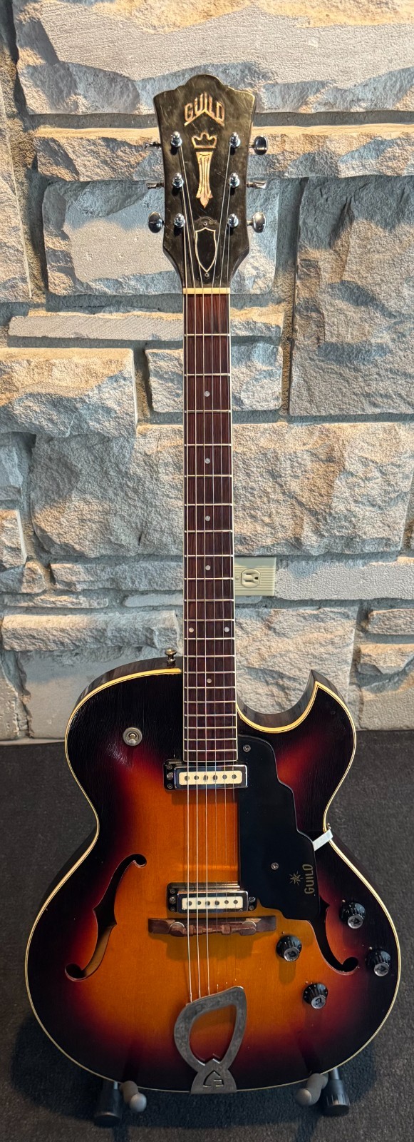 1966  Guild T-100D SLIM JIM  Semi Hollow Sunburst - VERY GOOD CONDITION
