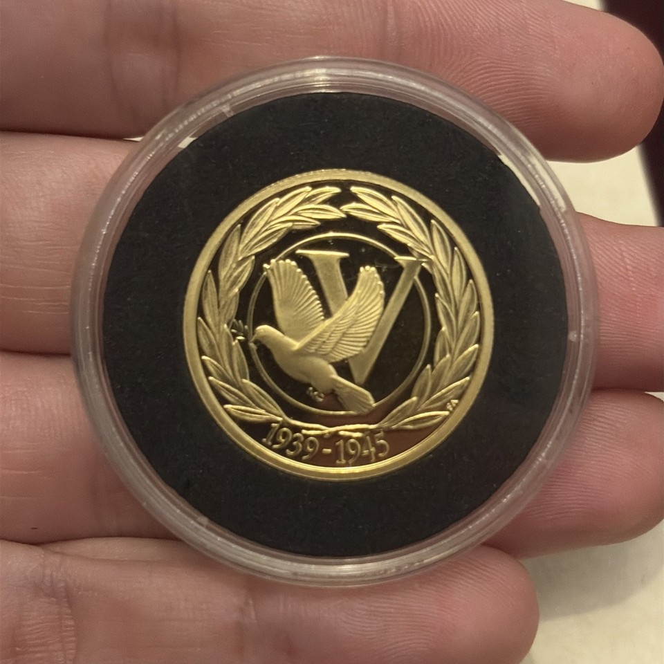 Peace 1945 Gold Double Crown Road To Victory 9ct 8g BU Coin With CoA ...