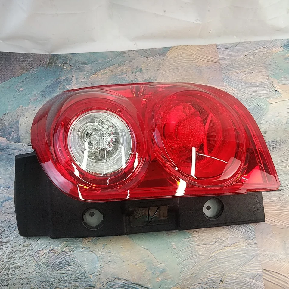 Luz trasera derecha para pasajero Chevrolet Equinox 2010-2015 BLEM TYC 11634300 NUEVA DE STOCK Foto 4 de 4