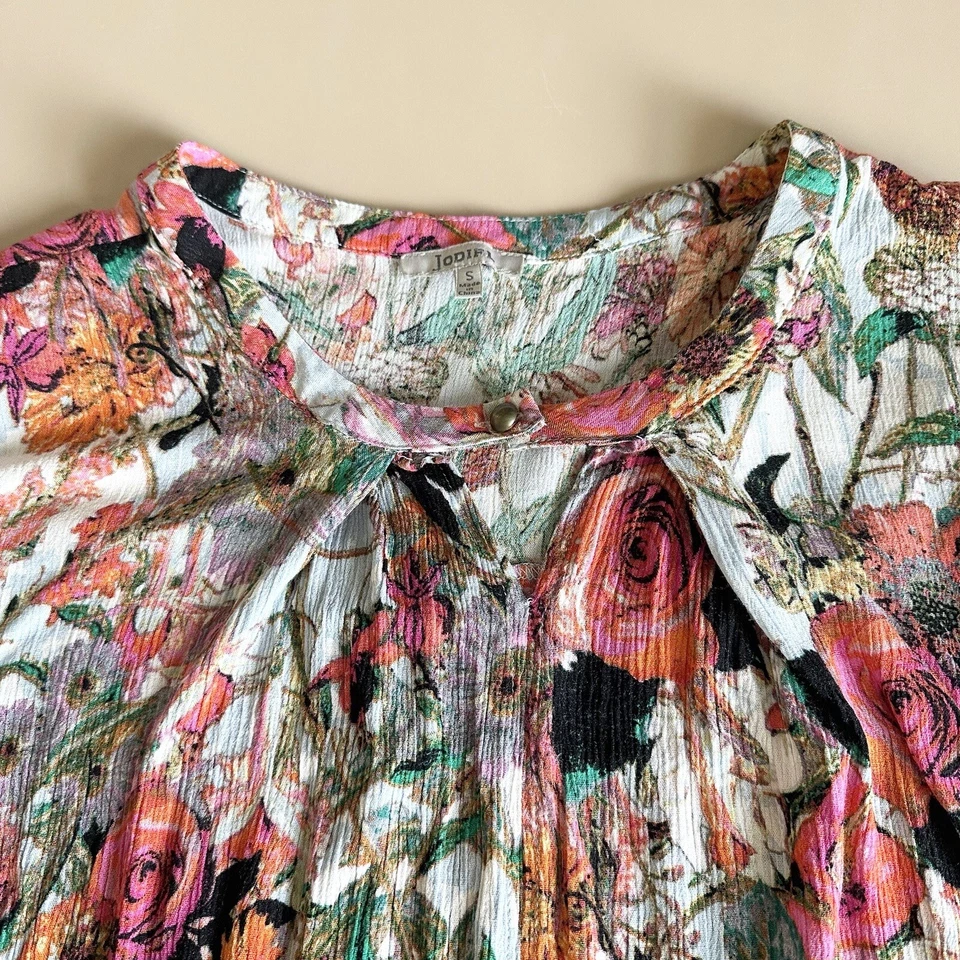 Blusa túnica Jodifl talla S boho estampado floral crepé ojo de cerradura cuello mangas 3/4 usada en excelente estado Foto 4 de 4
