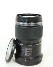 Olympus M.Zuiko Digital ED 60mm f/2.8 Macro Lens In Excellent Condition