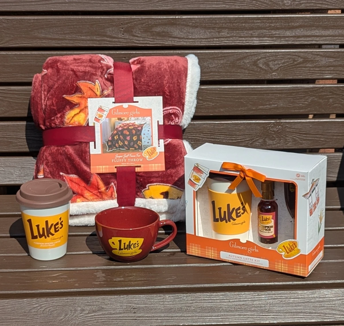 Gilmore Girls Fluffy Blanket, Pumpkin Spice Candle, Lukes Mug & Latte Kit NEW