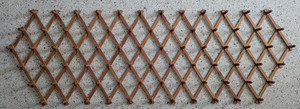 VINTAGE  X-Lg  75 Pegs Wood Accordion Wall Peg Rack Hanging Display Hats Jewelry