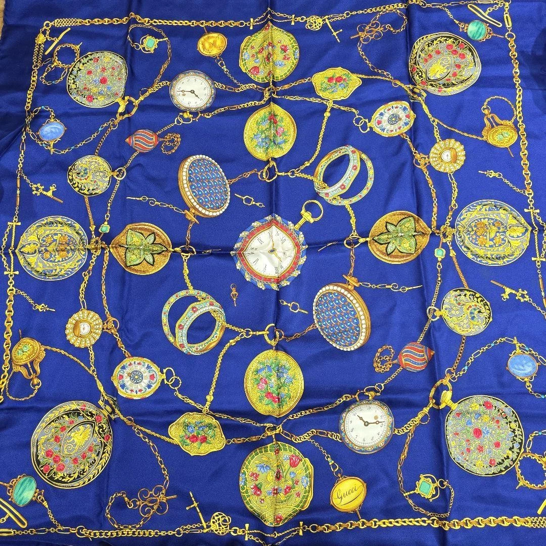 Motif montre foulard en soie GUCCI Mt235