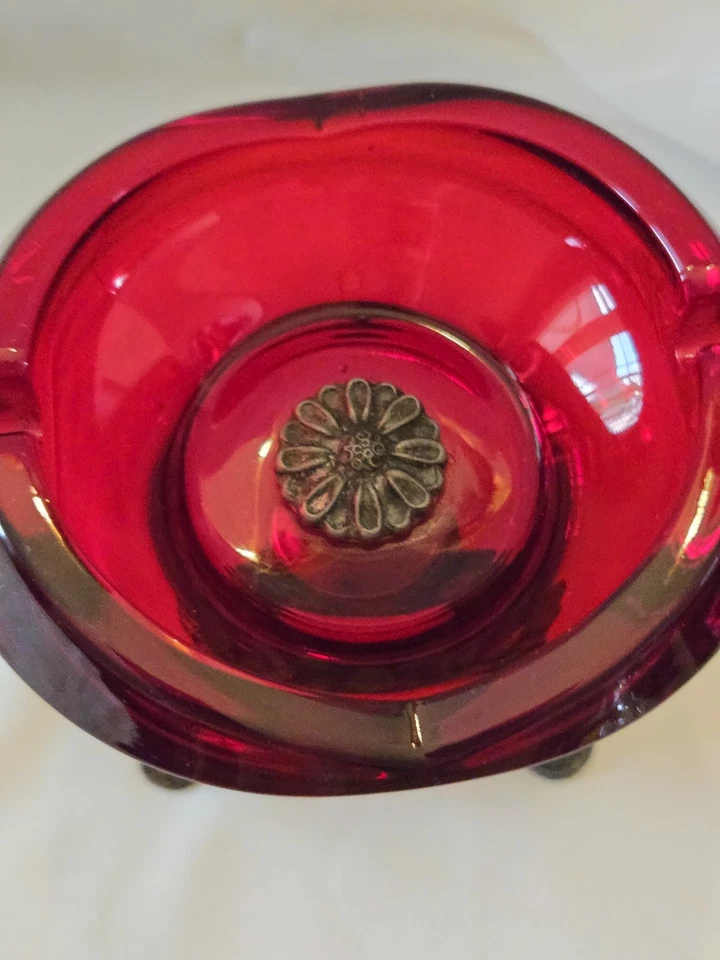 VTG Ruby Red Glass Cherub Trinket/Ashtray Mid Century Hollywood Regency Style - Image 2 of 4