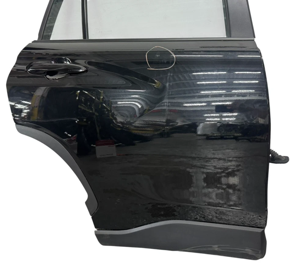 Toyota Corolla Cross 2022-2024 puerta trasera derecha pasajero carcasa negra OEM Foto 2 de 4