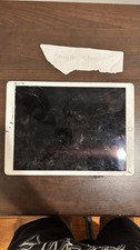 Apple iPad Pro 12.9-inch  2nd Gen.  A1670 128GB Wi-Fi Only 12.9" - READ 