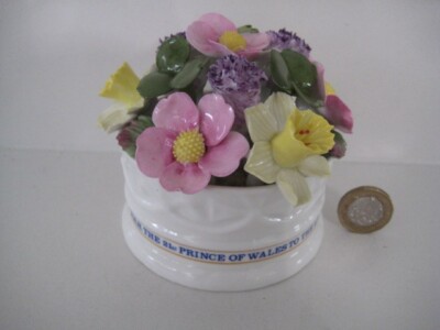 AYNSLEY CHARLES & DI HOCHZEITSBLUME APPLIZIERT ENGLISCH BONE CHINA MINIATUR POSY