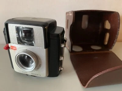 ANCIEN APPAREIL PHOTO KODAK BROWNIE STARLET CAMERA - Photo 1/2