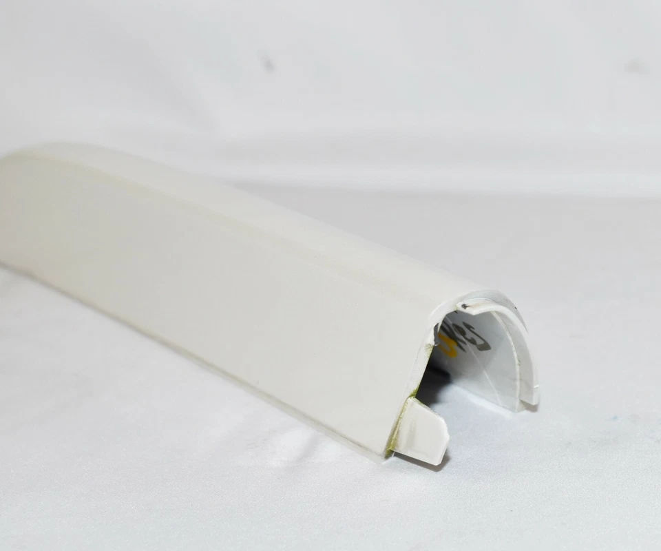 02-06 Cadillac Escalade y ESV Cubierta de extremo de techo trasero izquierdo blanco diamante C2C09 Foto 3 de 4