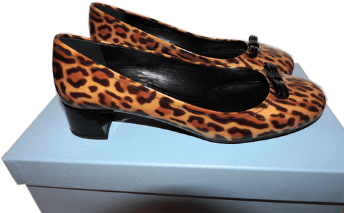 Prada Pumps Leopard Low Heel Leopard Patent Leather Bow Gold Logo Shoe 38 Animal - Picture 5 of 7