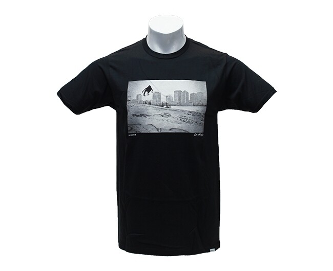 НОВАЯ мужская футболка с принтом Nixon Saari черная с коротким рукавом S2794-000 цена 25 долларов США 4290₽