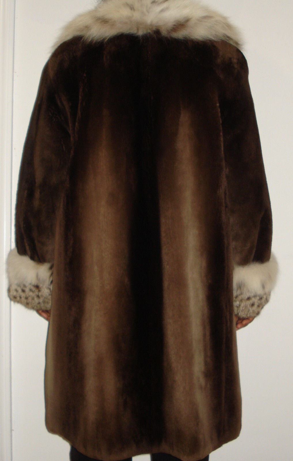 Spotted White Fox & Sheared Beaver Fur Coat Size … - image 4