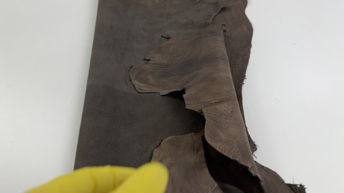 BROWN GRAINY RUSTIC ANTIQUED VEGETABLE TAN Goatskin leather 4+sqf 1.5mm #C3734 - Video 1 of 1