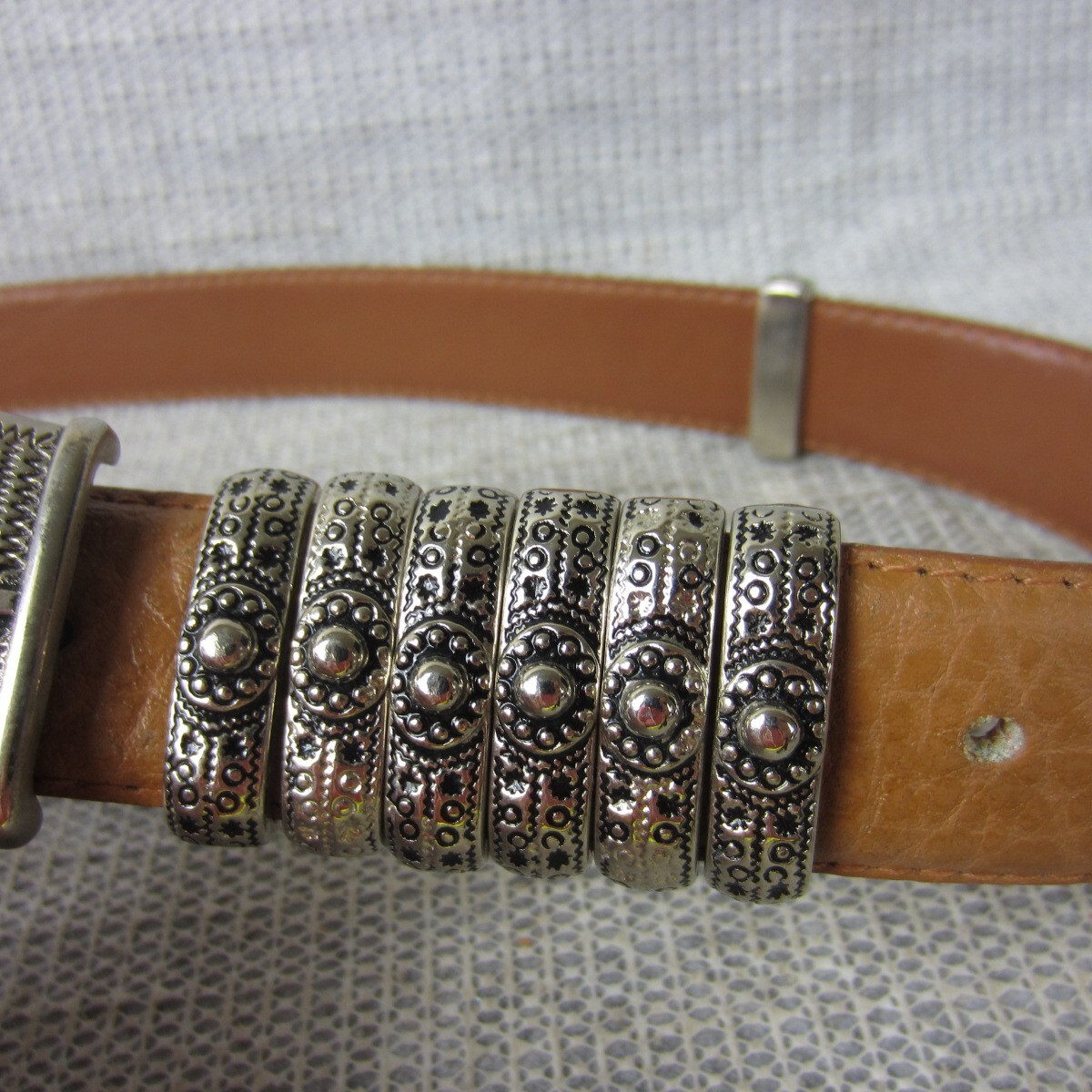 Courtenay Belt Womens Medium Brown Genuine Leather Medallion Vintage Western Courtenay Belt Womens Medium Brown Genuine Leather Medallion  main image 2