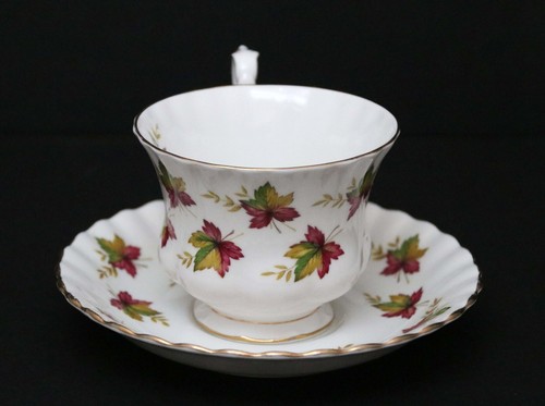 Royal Albert From Sea to Sea Canada Teacup & Saucer Bone China England - Picture 4 of 7