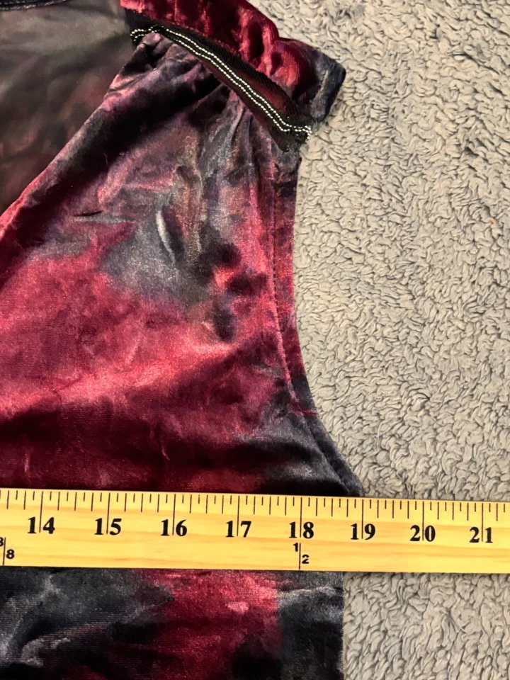 Camiseta sin mangas Rock & Republic aspecto terciopelo aplastado para mujer mediana multicolor adornos plateados Foto 3 de 4