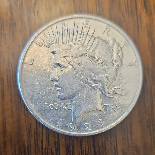 1924 Peace Dollar $1 Silver Coin Circulated Business Strike 0.9 Fineness