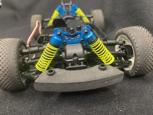 DURATRAX Vendetta 1/18 Scale 4WD Buggy Car Vintage - Picture 7 of 9