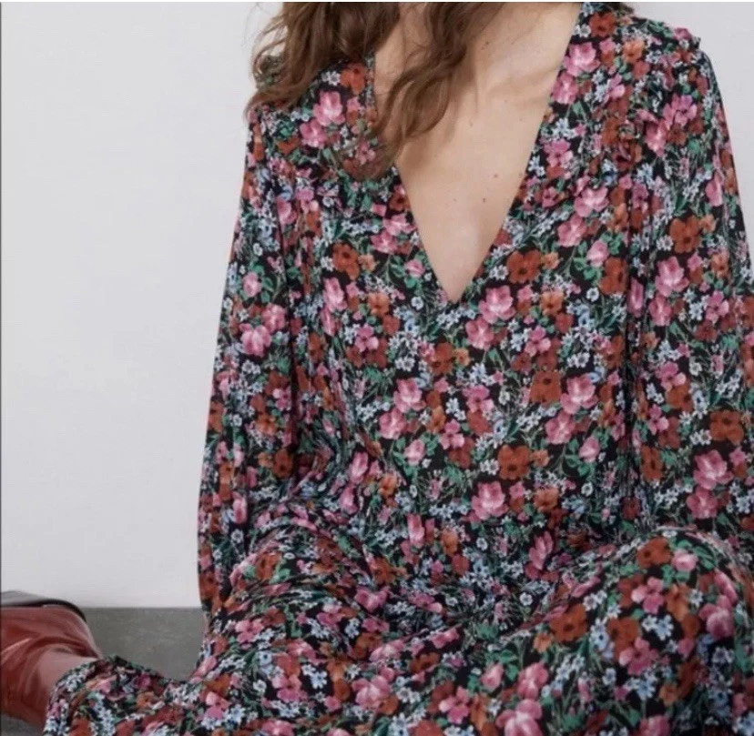 Maxi Vestido ZARA Cuello en V En Niveles Floral Amapola Multi Boho Chic Moody Floral Talla L Foto 2 de 4