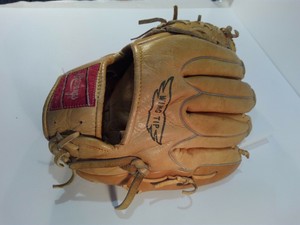 rawlings cesar cedeno glove