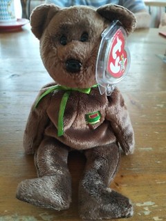 Original Ty Beanie Baby William Teddy in Brown org tag display piece