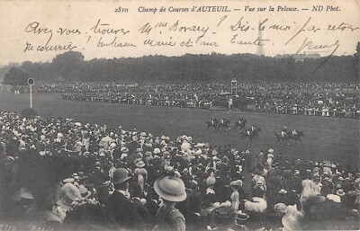 CPA HIPPISME / LES SPORTS / COURSES D'AUTEUIL / AVANT LA COURSE