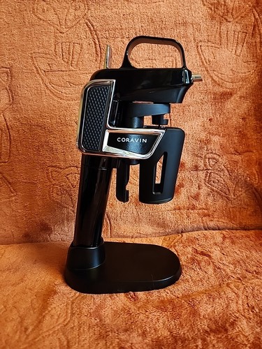 Coravin Model Two Wine System. Black. Extra Capsule, Bag, Case, Cleaning Tool - Picture 3 of 10