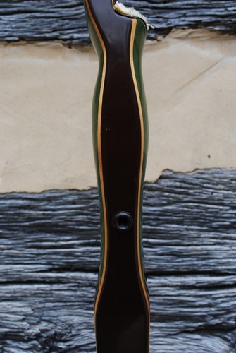 RIGHT HANDED BEAR ARCHERY “GRIZZLY” 45# 58” RECURVE BOW - Picture 7 of 17