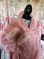 NWOT Women's UGG Pink Shearling Suede Gloves Size M, W/Matching Fur  Wool Shawl