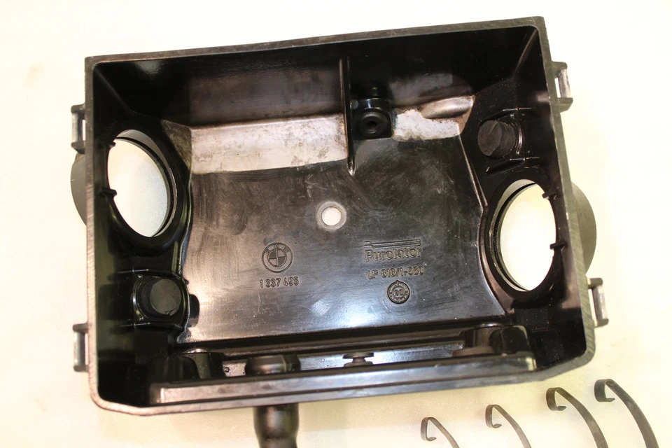 1991 BMW R100GS AIR CLEANER HOUSING BOTTOM 13721337188 - Изображение 3 из 4