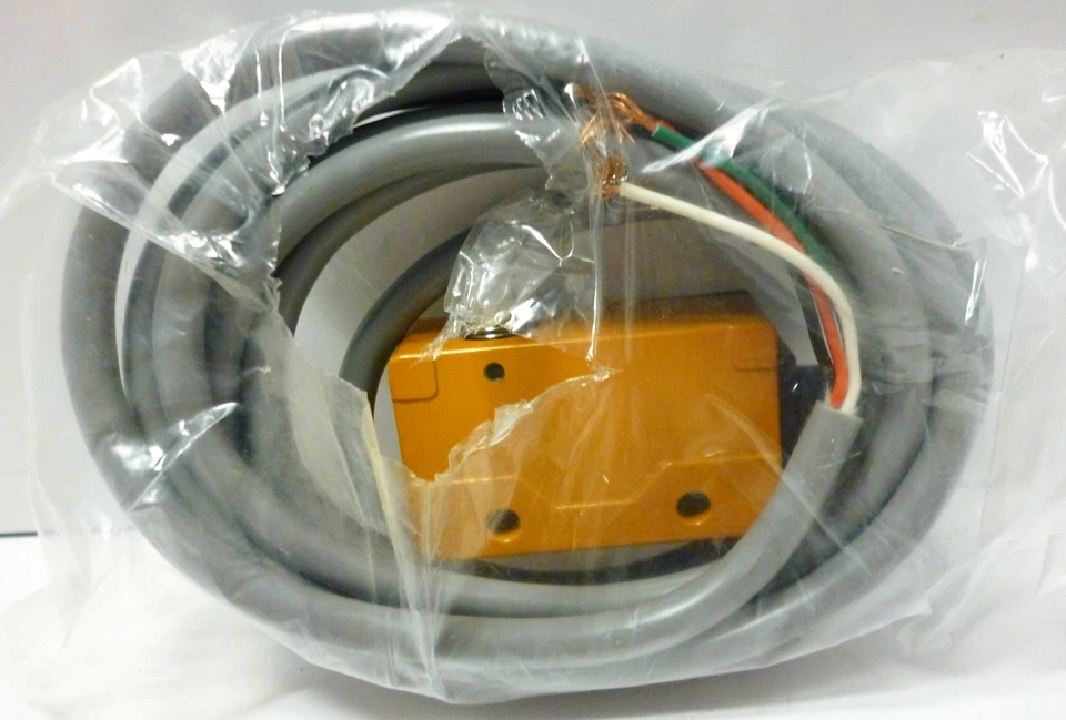 ATC 7063AFR4X4NLX Proximity Sensor - Image 4 of 4