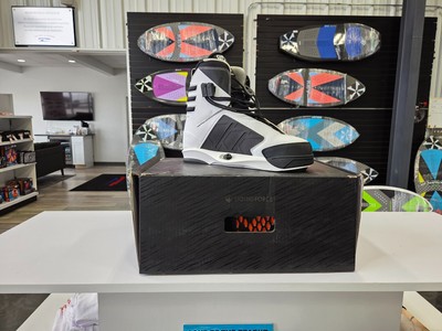 LIQUID FORCE  FORM 4D 12-13+ WAKEBOARD BINDING SALE (LOZ)