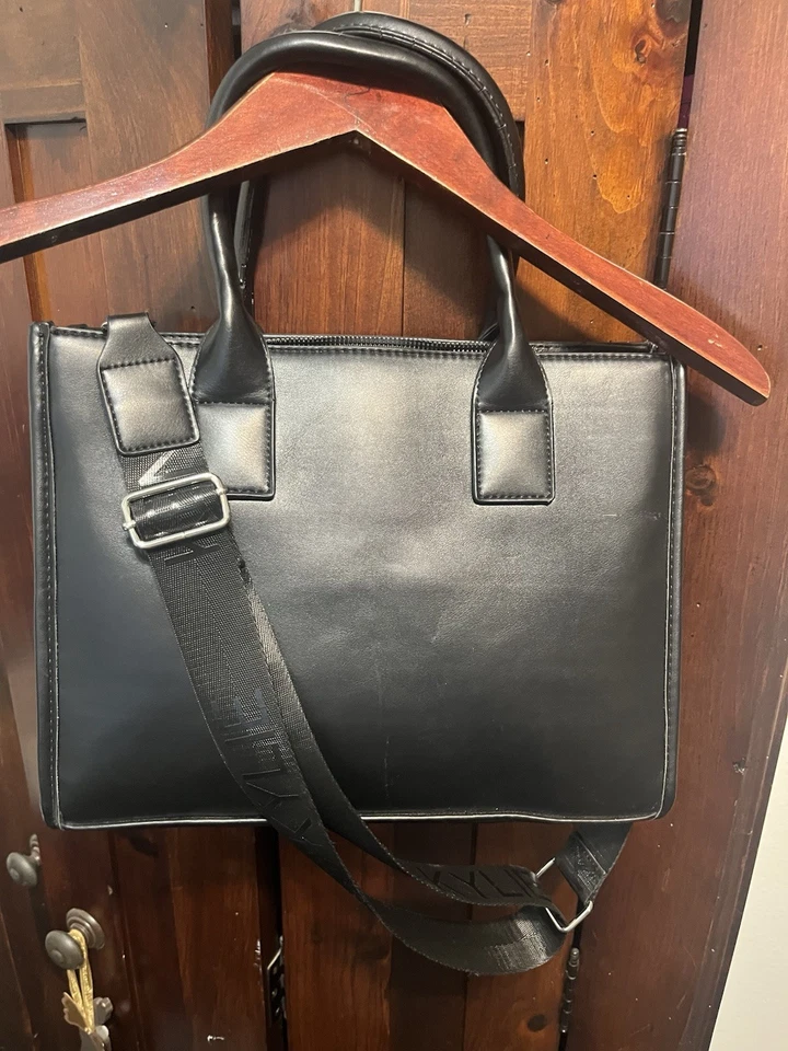 Bolso bandolera kendall + kylie cuero estampado negro 2 asas con correa usado en excelente estado Foto 2 de 4