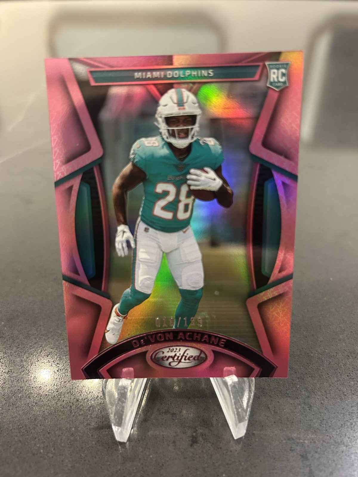 2023 Panini Certified - Rookies De'Von Achane #160 Mirror Pink /199 (RC)