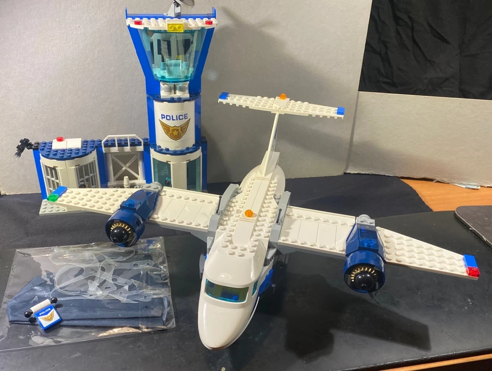 LEGO City 60210 Sky Police Air Base, foto 1 di 5