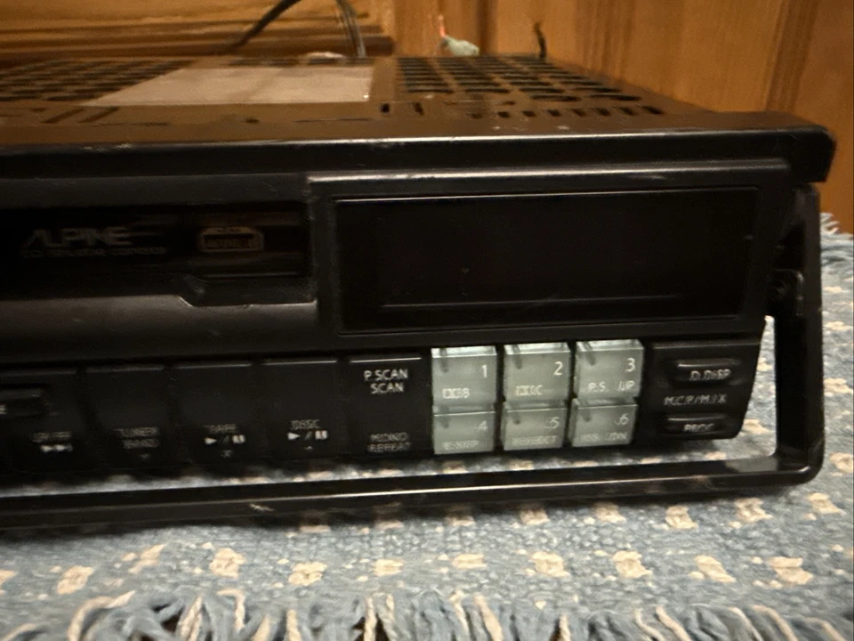 Alpine 7618 Cassette Car Radio Fm Tuner CD  Shuttle Changer Controller Security - Image 3 of 4