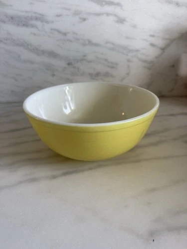 Vintage PYREX 404 Yellow 4QT Ovenware Mixing Bowl