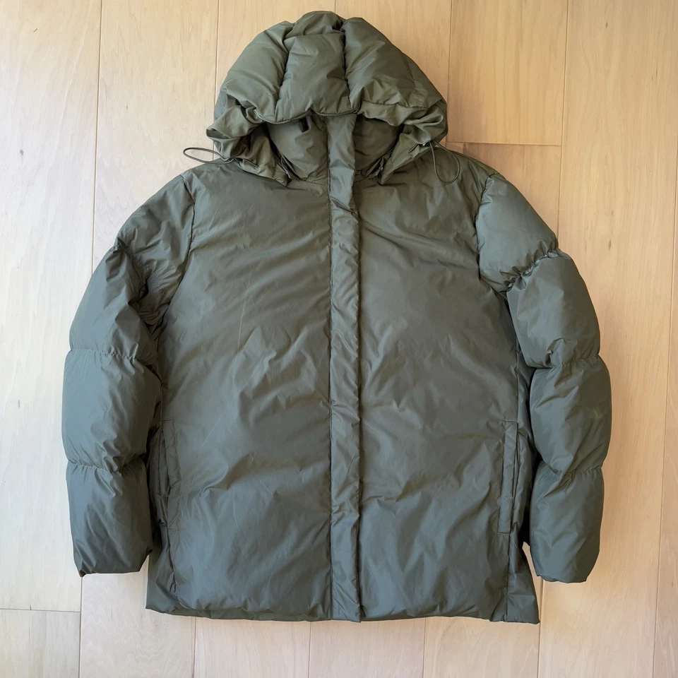 Chaqueta acolchada Jenni Kayne para mujer mediana verde relleno ropa exterior aislada Foto 2 de 4