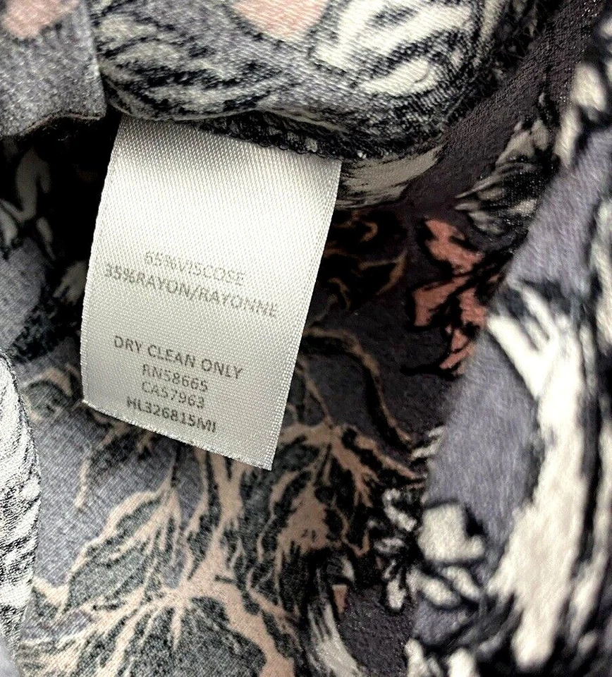 Chelsea 28 Cap Sleeve Ruffle Boho Blouse Floral V Neck Top Sz: XS Viscose - Image 4 of 4