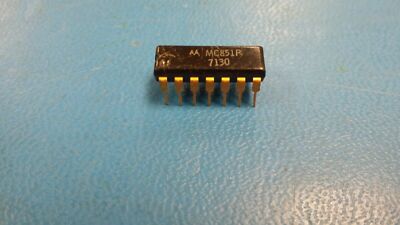 (2 PCS) MC851P VINTAGE MOT Monostable Multivibrator, 1-Func, PDIP14 