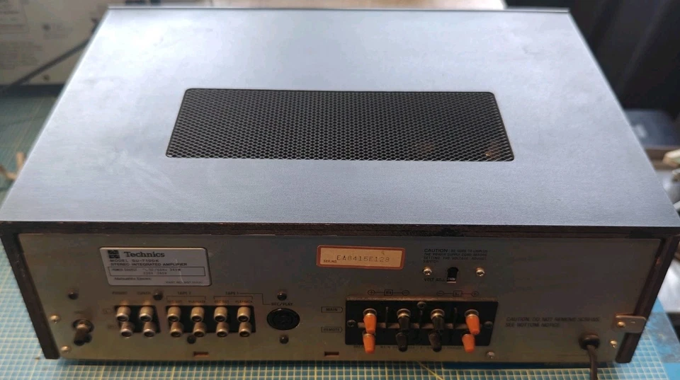 Technics Stereo Integrated Amplifier SU-7100K Amplificatore - Immagine 3 di 4
