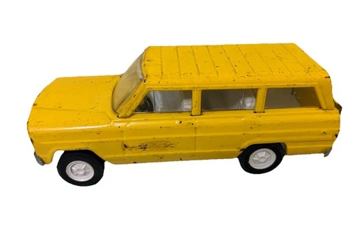 VINTAGE TONKA TOY CAR JEEP WAGONEER 1970s YELLOW PRESSED STEEL