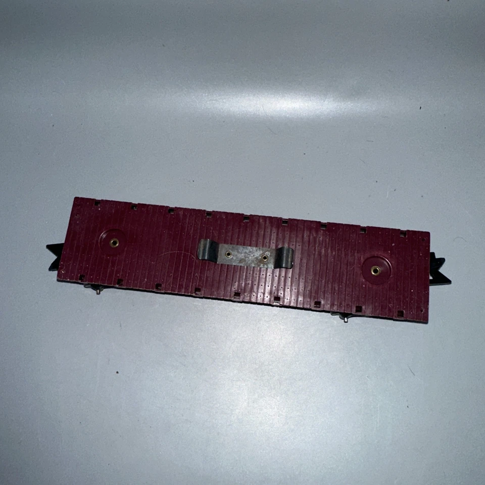 VINTAGE MARX O/O27 FLAT CAR SOUTHERN 51100 MAROON WITH LOAD CLIPS No Box - Image 2 of 4