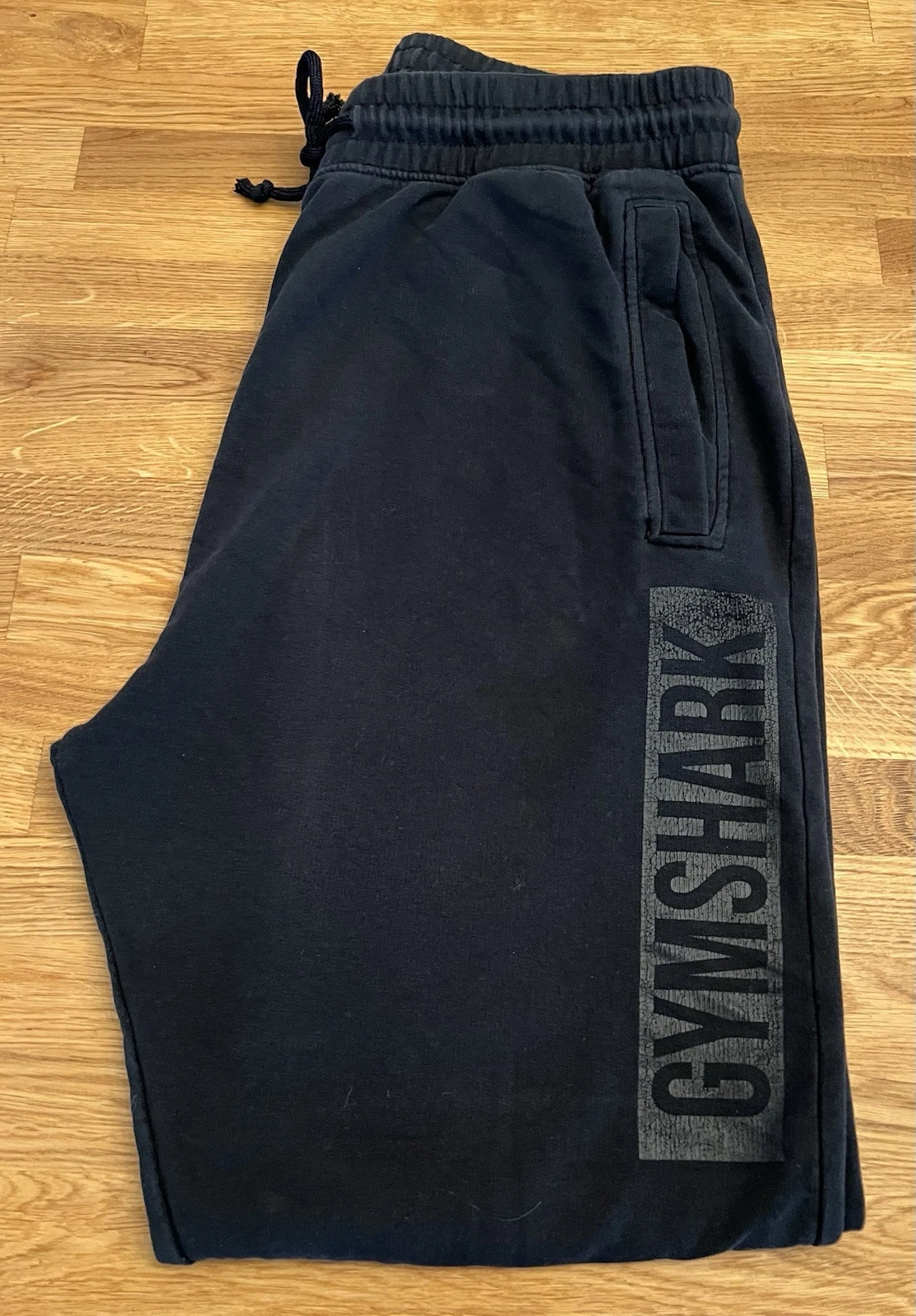 gymshark casual athletic athleisure lifting gym sweatpants