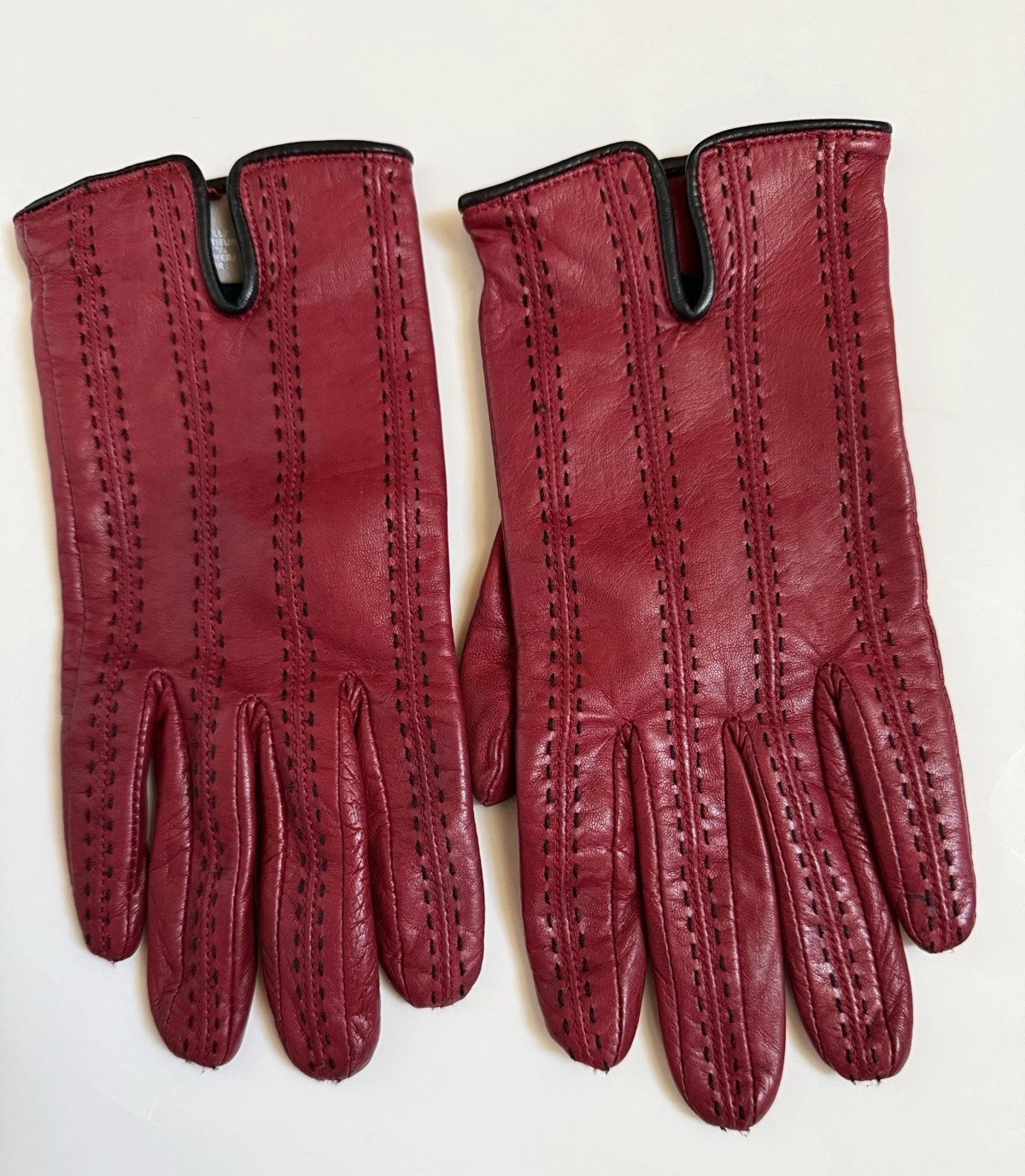 Echo Red Leather Driving Gloves. Size Medium