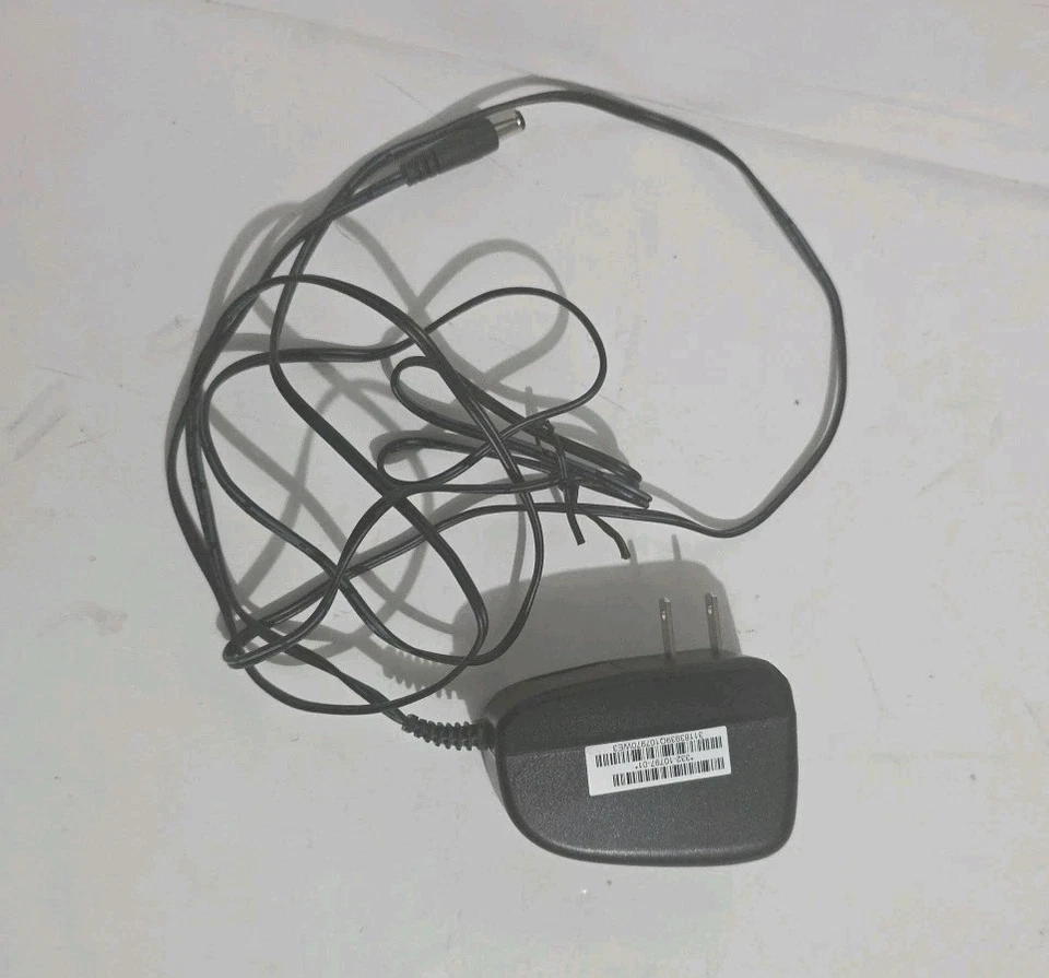 Lot of 5 Mixed Network Devices – 4 Access Points & 1 Cable Modem Router – Used - Image 3 of 4