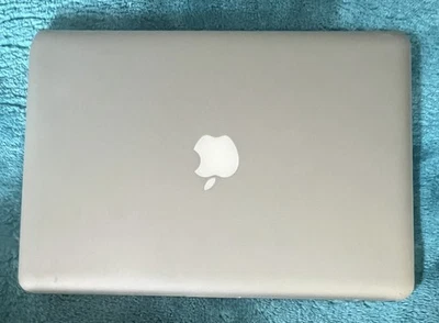 Apple MacBook Pro 13" 2012 · i5 · 4GB · 500GB