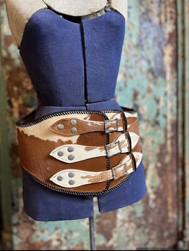 Vintage 1940s 1950s Cowprint Leather Motorcycle Kidney Belt Medium